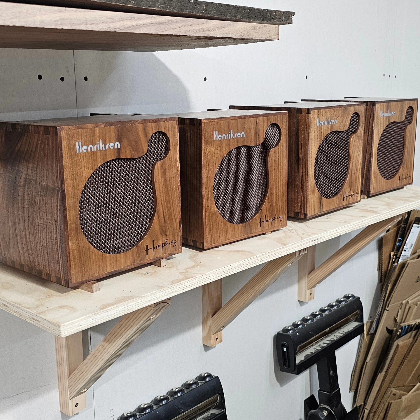 The Bud SIX Hardwood - Walnut