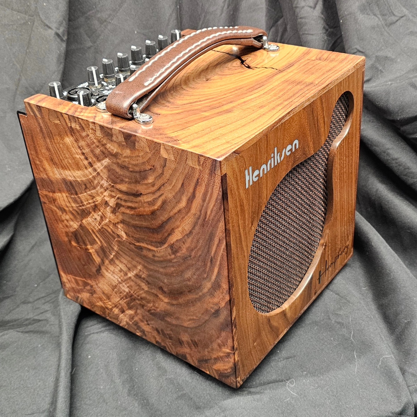 The Bud SIX Hardwood - Walnut — 2