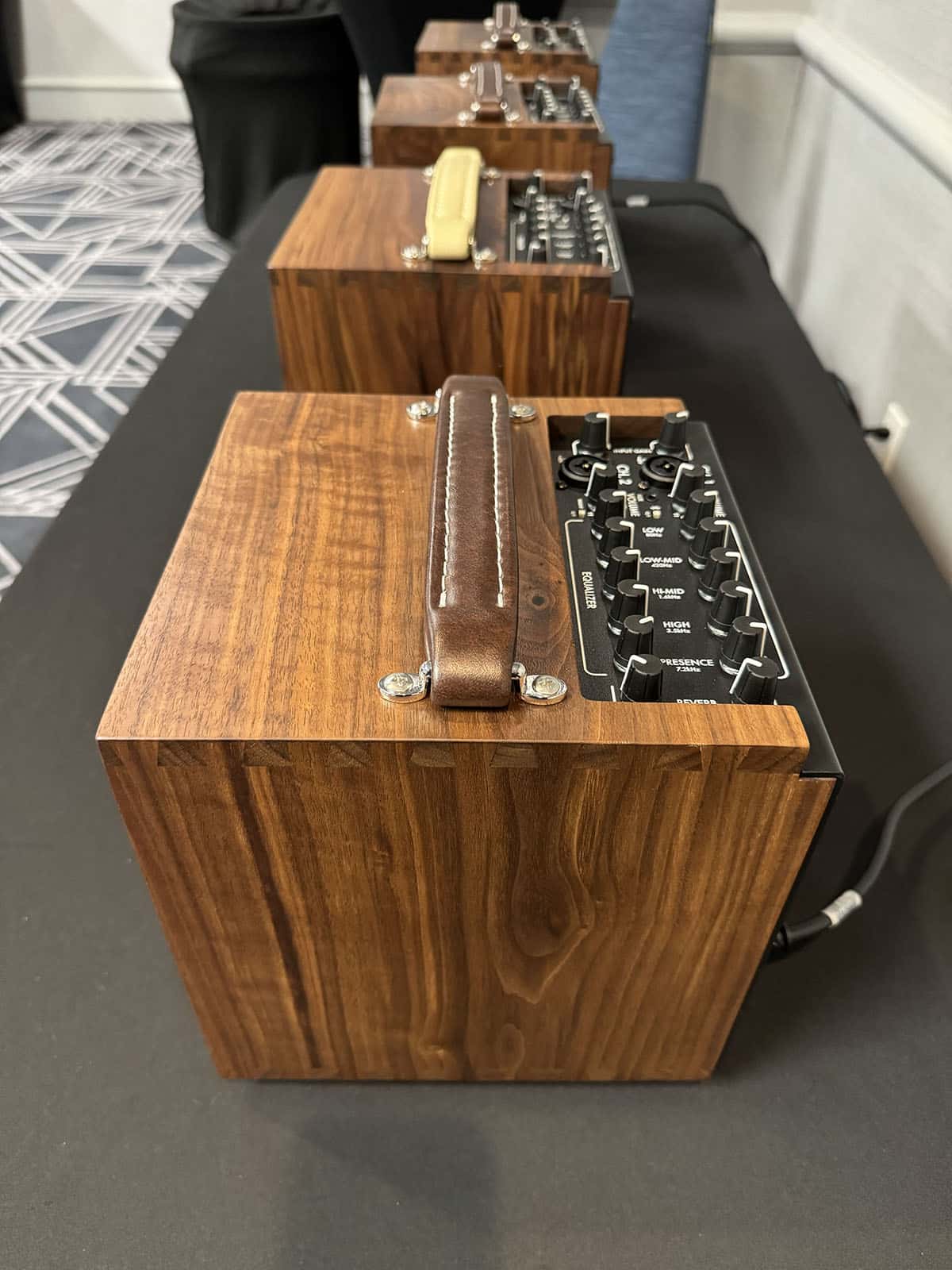 The Bud SIX Hardwood - Walnut — 6